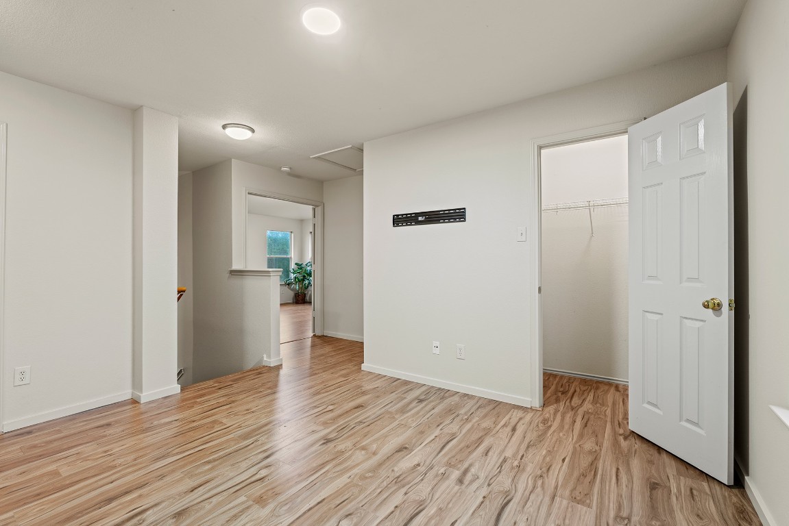 400 W Tudor House Road , Pflugerville, TX, 78660 | 6890260 | Realty Texas LLC