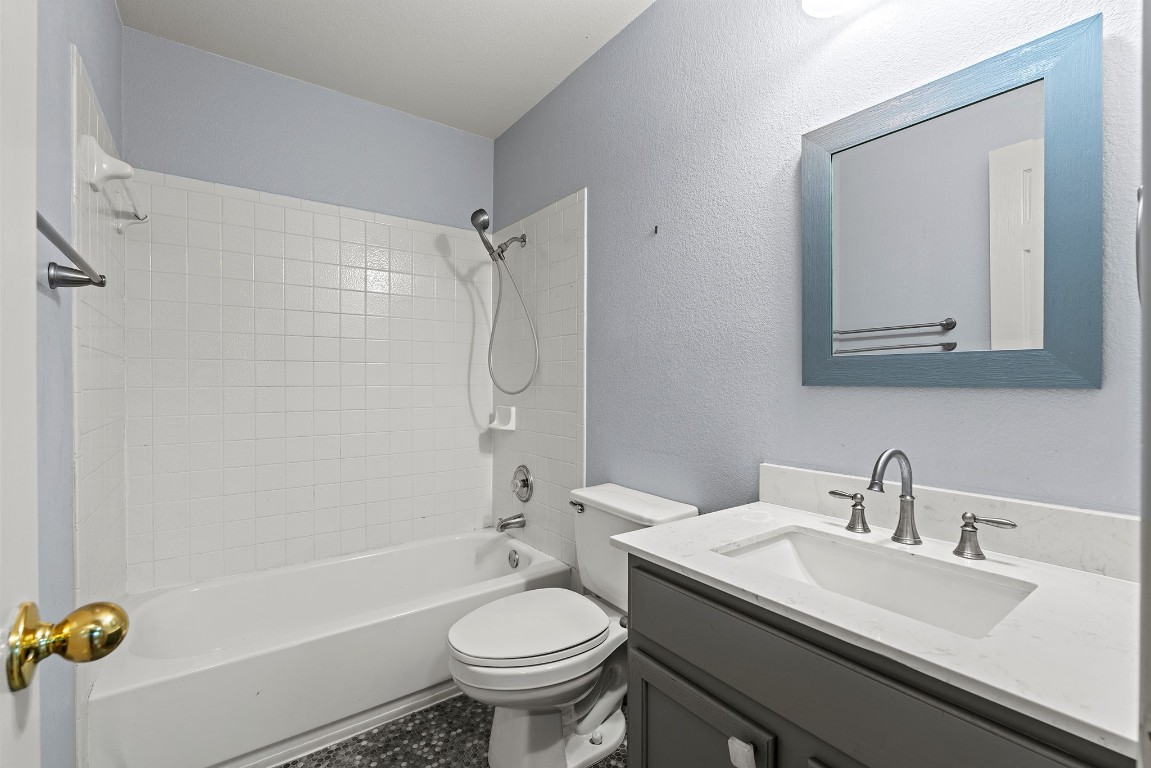 400 W Tudor House Road , Pflugerville, TX, 78660 | 6890260 | Realty Texas LLC