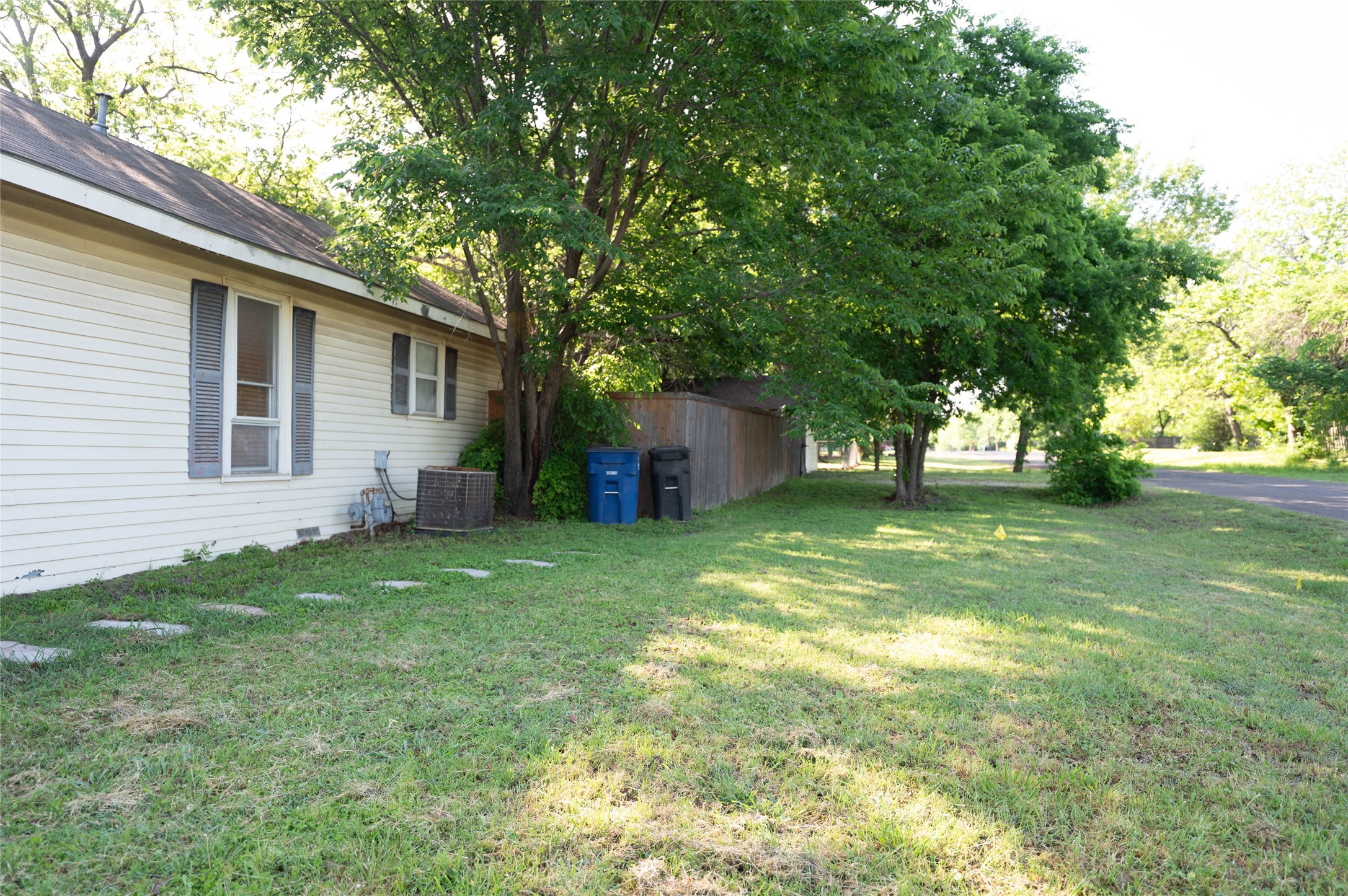 801 E Brown Street , Ennis, TX, 75119 | 20913407 | Realty Texas LLC