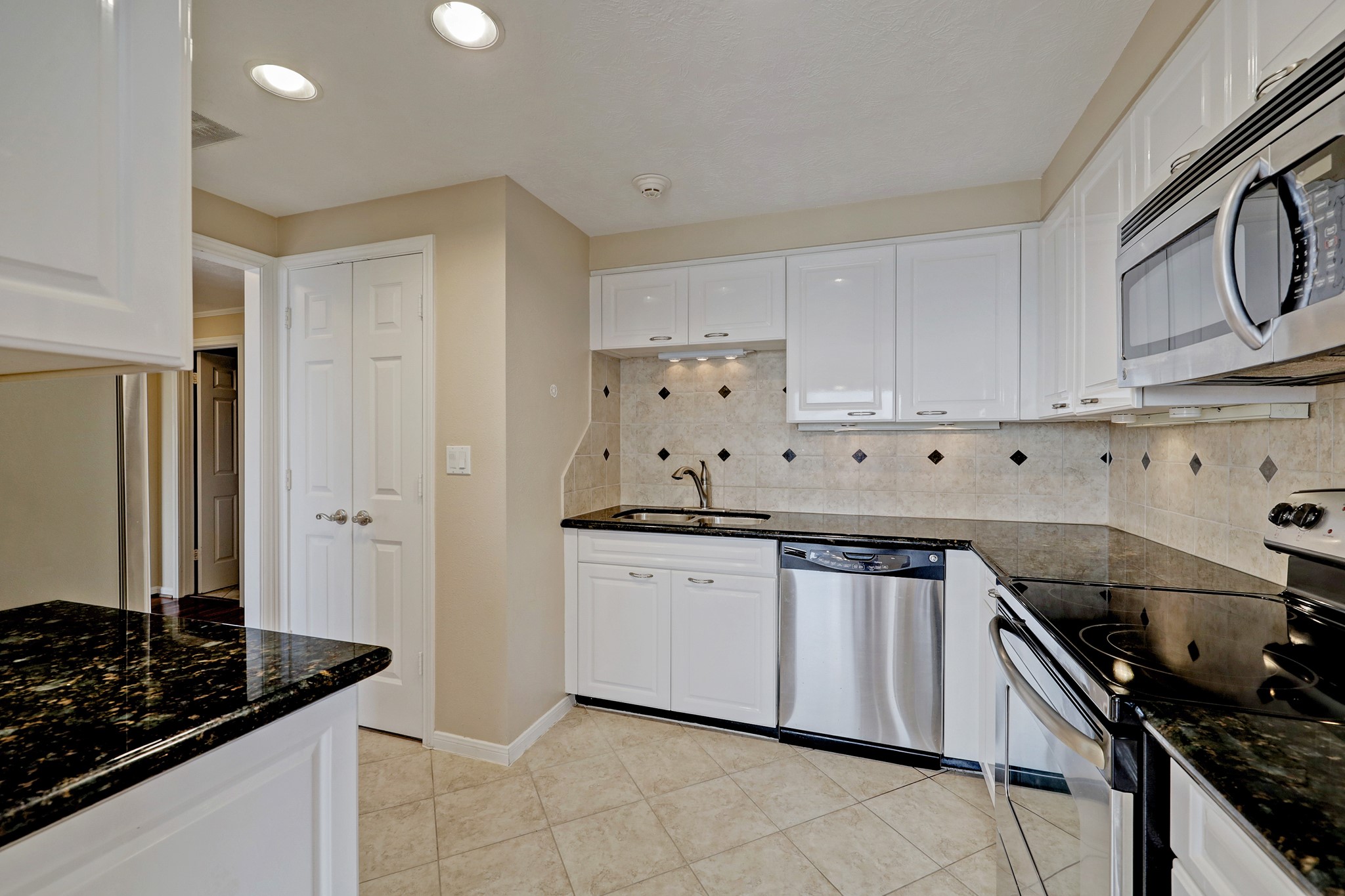 2001 Holcombe Boulevard 3305 , Houston, TX, 77030 | 70631816 | Realty Texas LLC