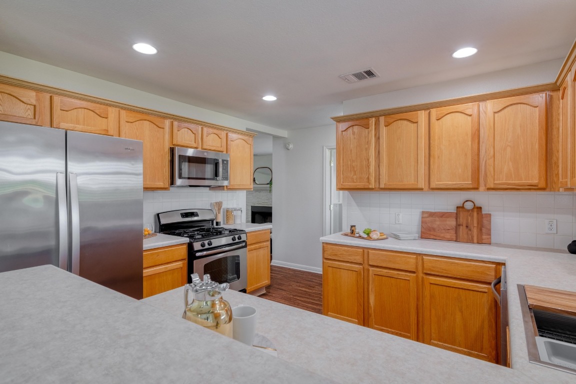 223 Lakemont Drive , Hutto, TX, 78634 | 8569296 | Realty Texas LLC
