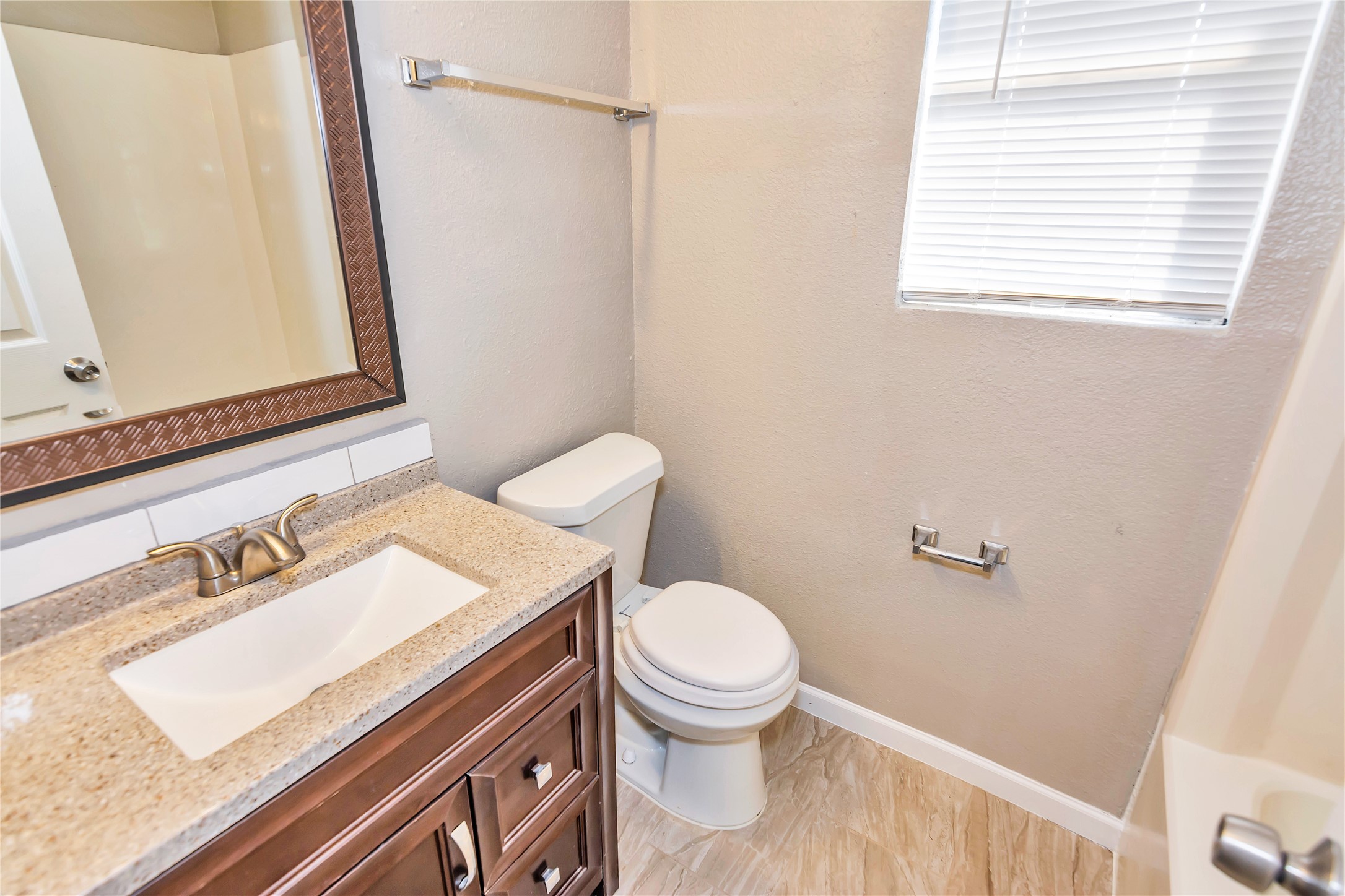 1226 Northview Drive , Angleton, TX, 77515 | 61570687 | Realty Texas LLC