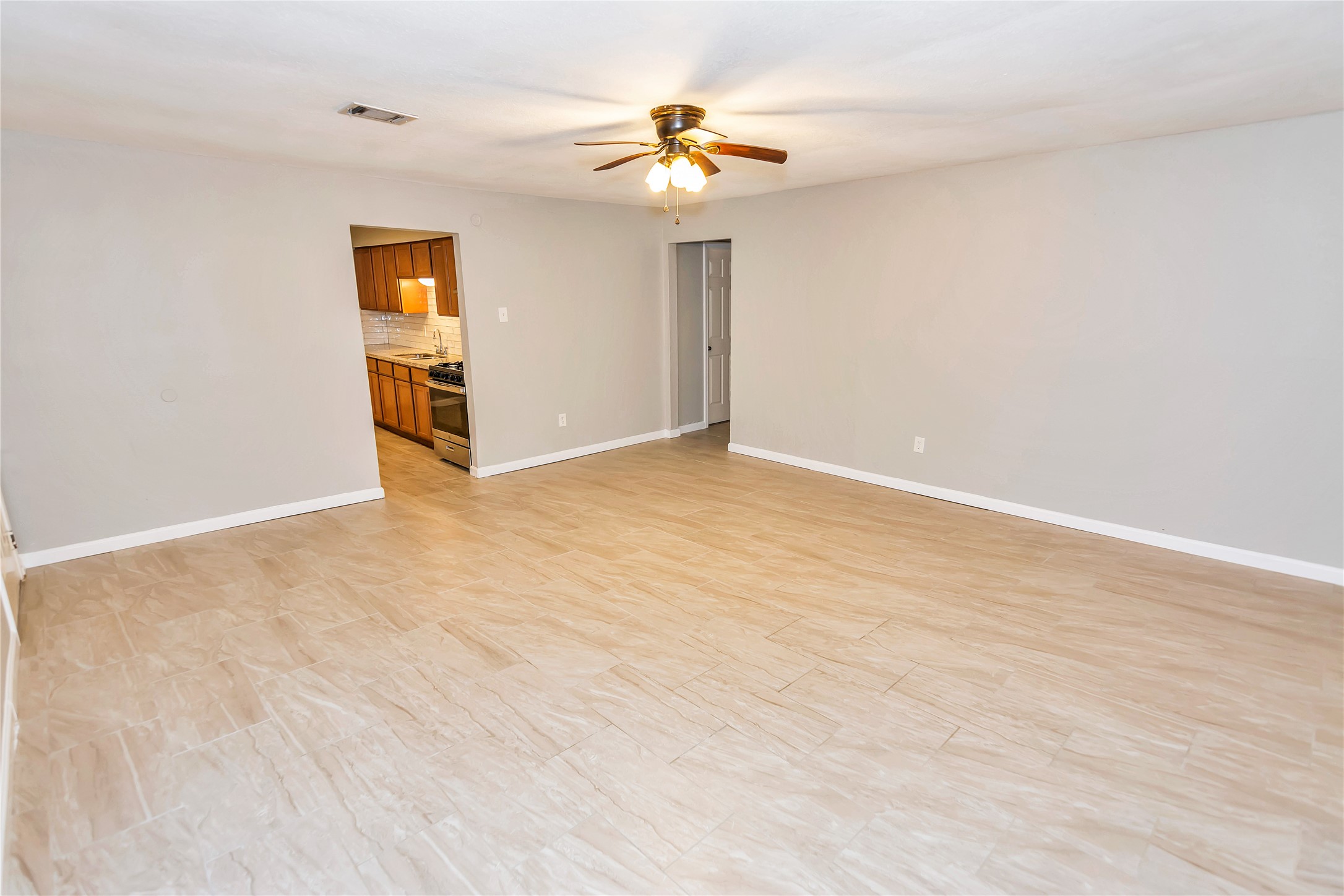 1226 Northview Drive , Angleton, TX, 77515 | 61570687 | Realty Texas LLC