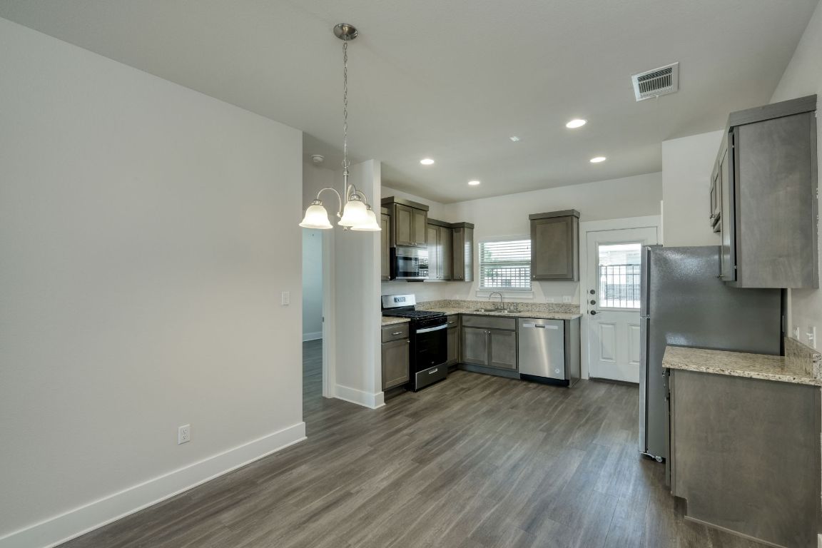 1300 Black Locust Drive W 2002 , Pflugerville, TX, 78660 | 4048395 | Realty Texas LLC