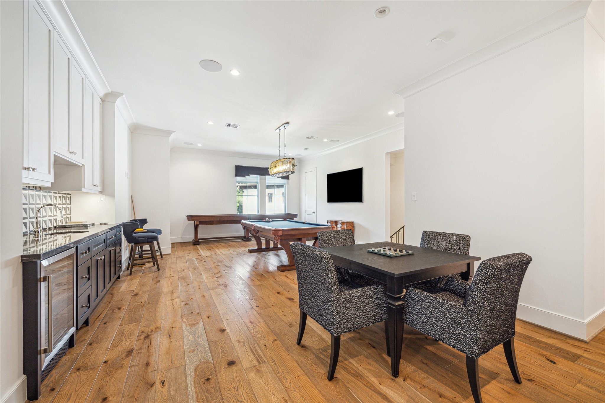 2116 Looscan Lane , Houston, TX, 77019 | 92600075 | Realty Texas LLC