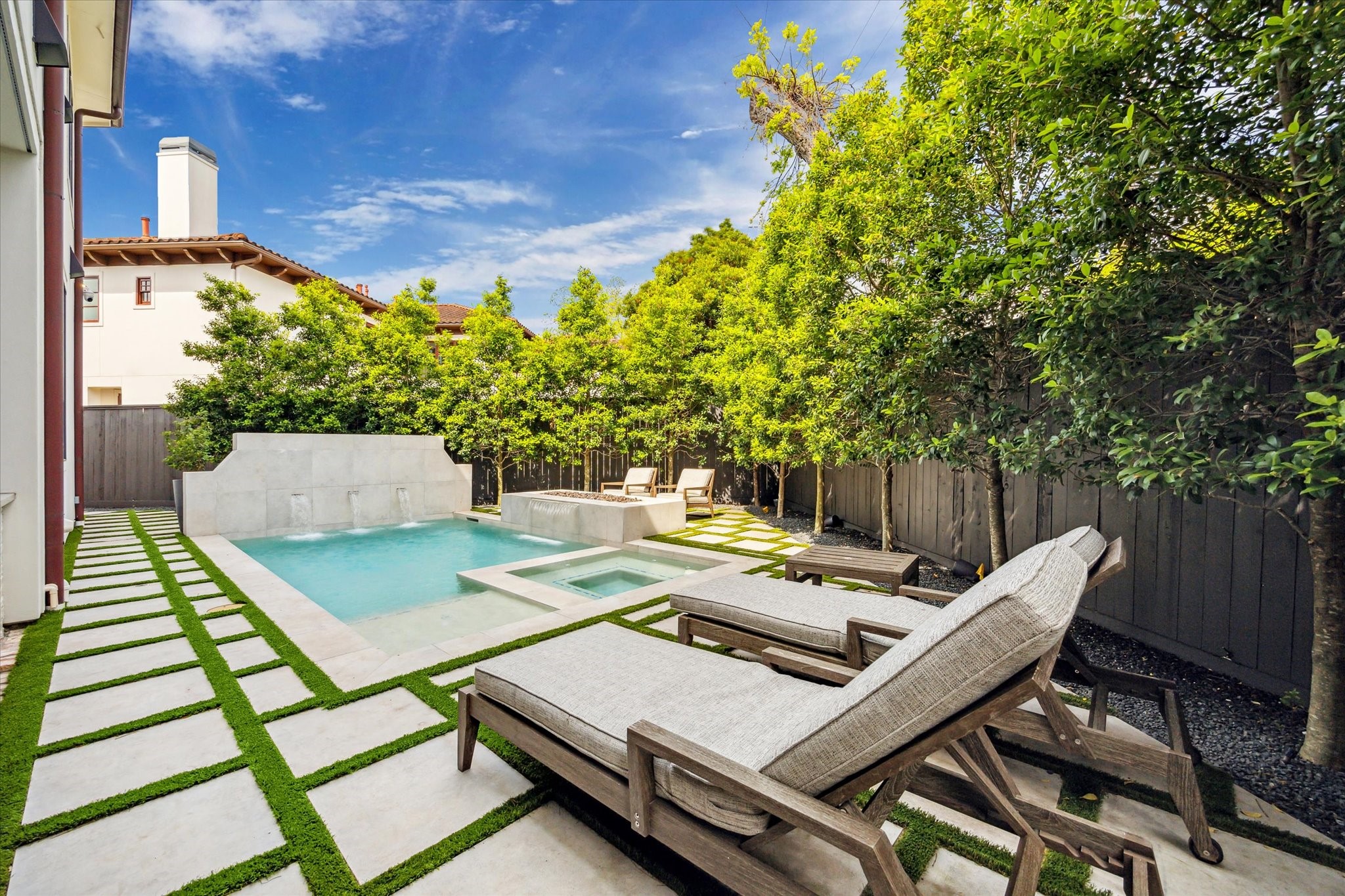 2116 Looscan Lane , Houston, TX, 77019 | 92600075 | Realty Texas LLC