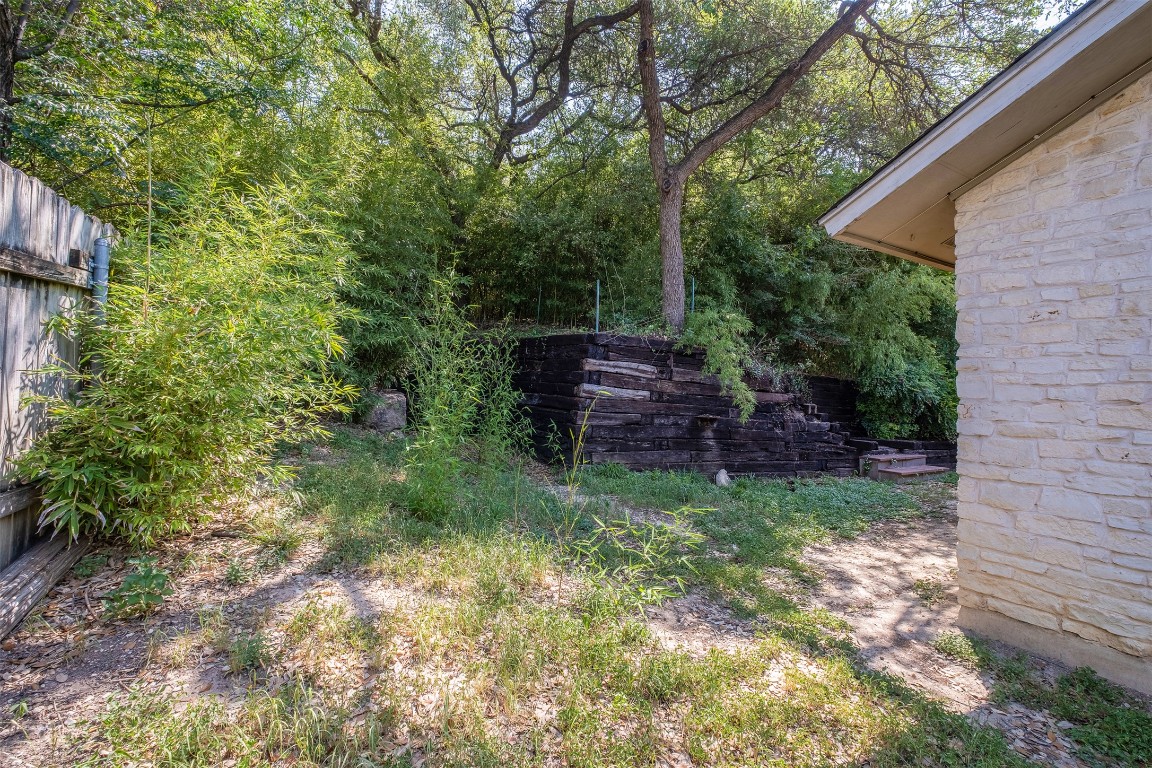 6811 Thorncliffe Drive B , Austin, TX, 78731 | 2270888 | Realty Texas LLC