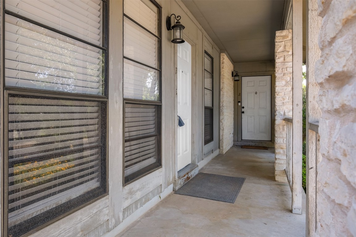 6811 Thorncliffe Drive B , Austin, TX, 78731 | 2270888 | Realty Texas LLC