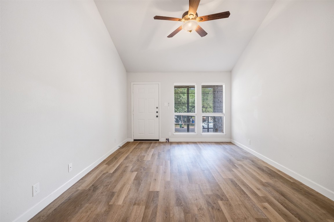 6811 Thorncliffe Drive B , Austin, TX, 78731 | 2270888 | Realty Texas LLC
