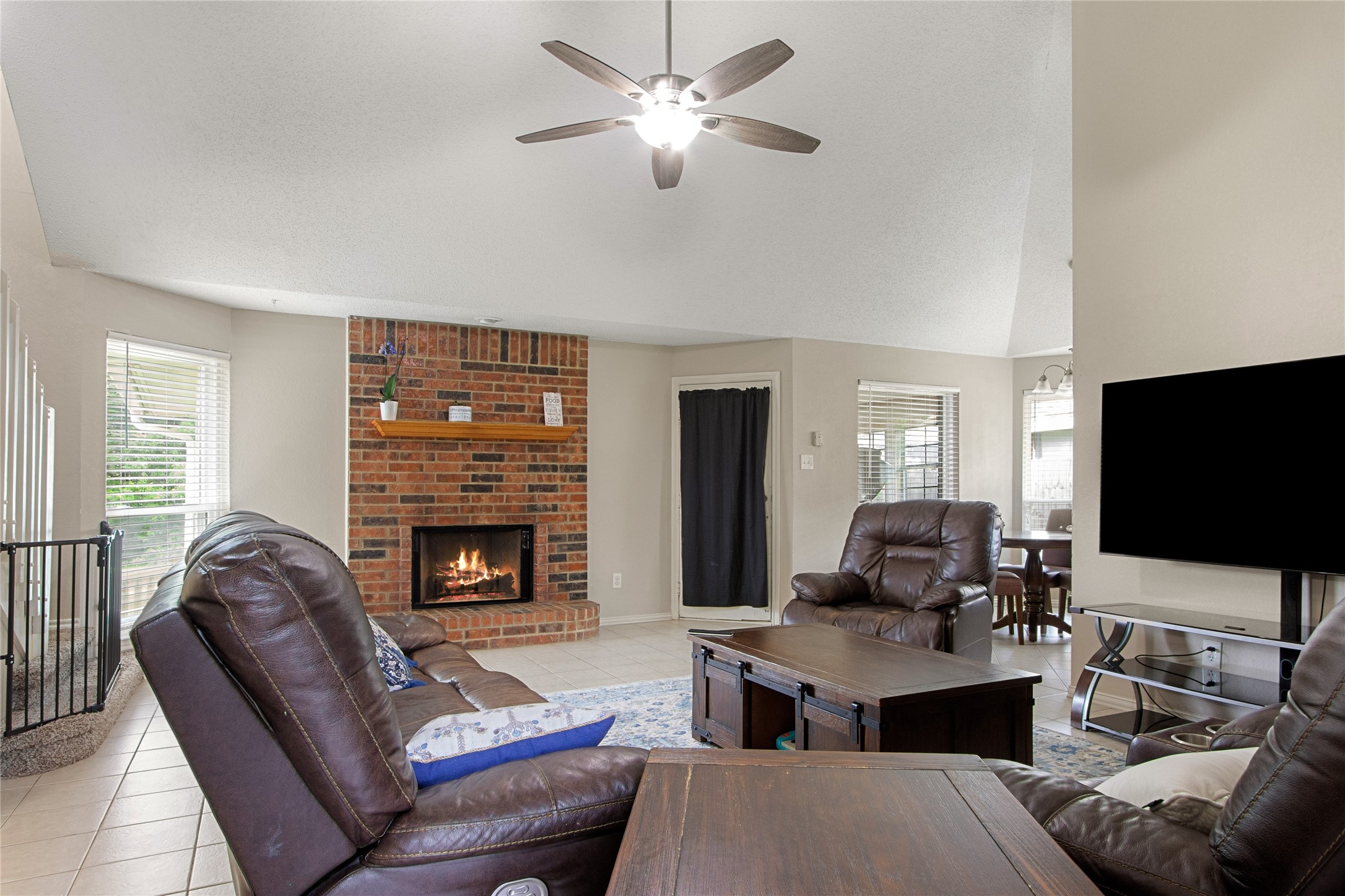 5703 Homestead Road , Arlington, TX, 76017 | 20915735 | Realty Texas LLC