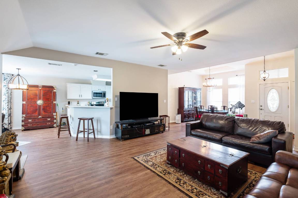 4906 Thunderbird Drive , Lago Vista, TX, 78645 | 9707131 | Realty Texas LLC