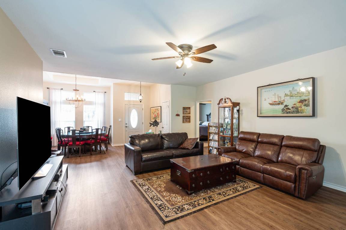 4906 Thunderbird Drive , Lago Vista, TX, 78645 | 9707131 | Realty Texas LLC
