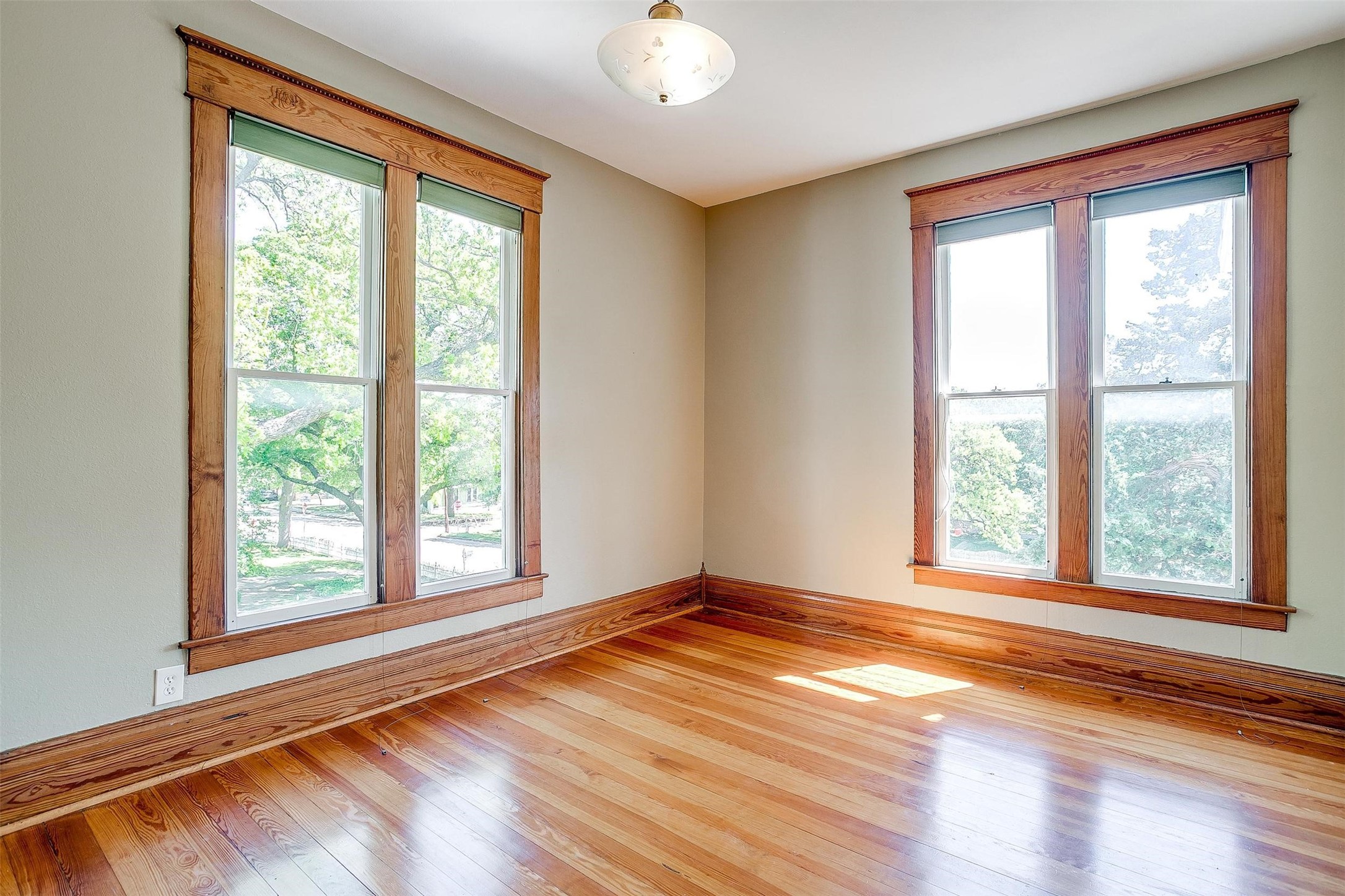 708 S Waco Street , Weatherford, TX, 76086 | 20913416 | Realty Texas LLC