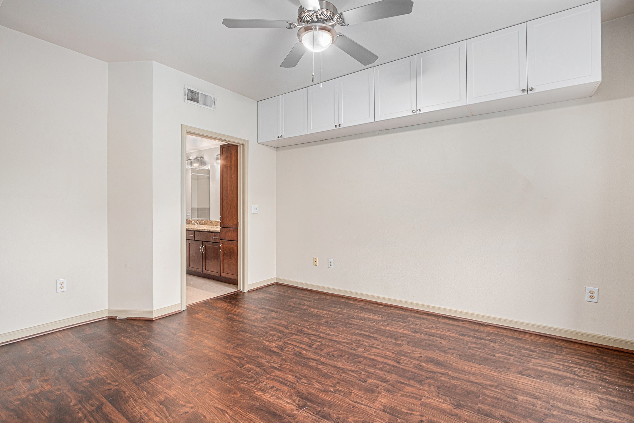 505 Jackson Hill Street 103 , Houston, TX, 77007 | 44264105 | Realty Texas LLC