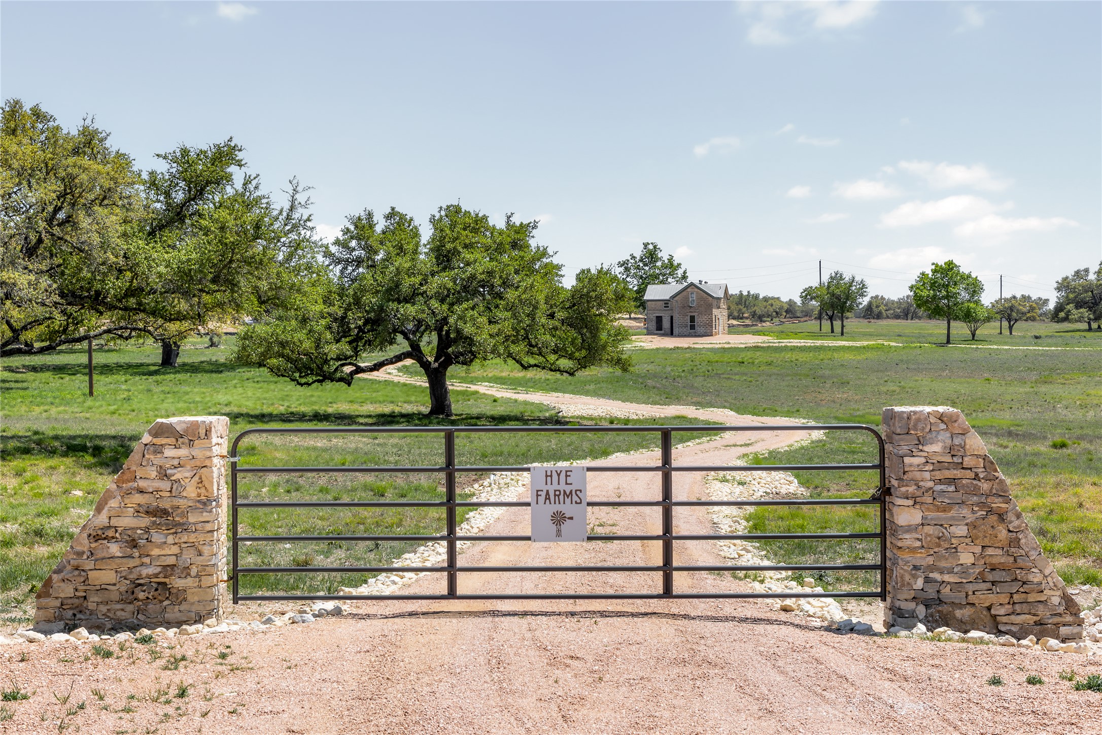 9695 W US 290 Highway, Hye, TX, 78635 | 7275432 | Realty Texas LLC