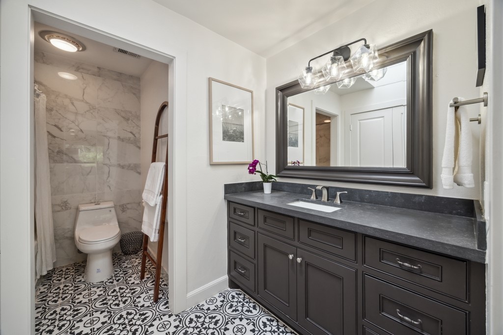 266 Litchfield Lane , Houston, TX, 77024 | 64921991 | Realty Texas LLC