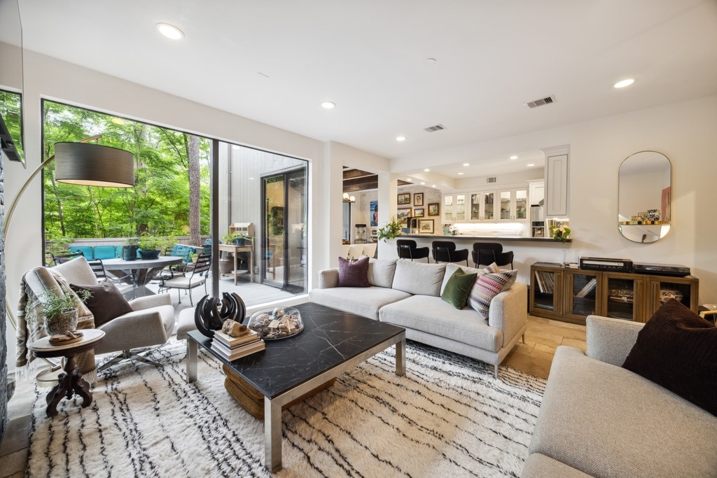 266 Litchfield Lane , Houston, TX, 77024 | 64921991 | Realty Texas LLC