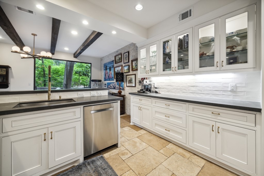 266 Litchfield Lane , Houston, TX, 77024 | 64921991 | Realty Texas LLC
