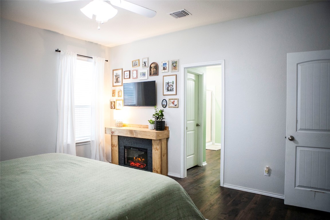 1012 Estes Park Park , Taylor, TX, 76574 | 4182434 | Realty Texas LLC