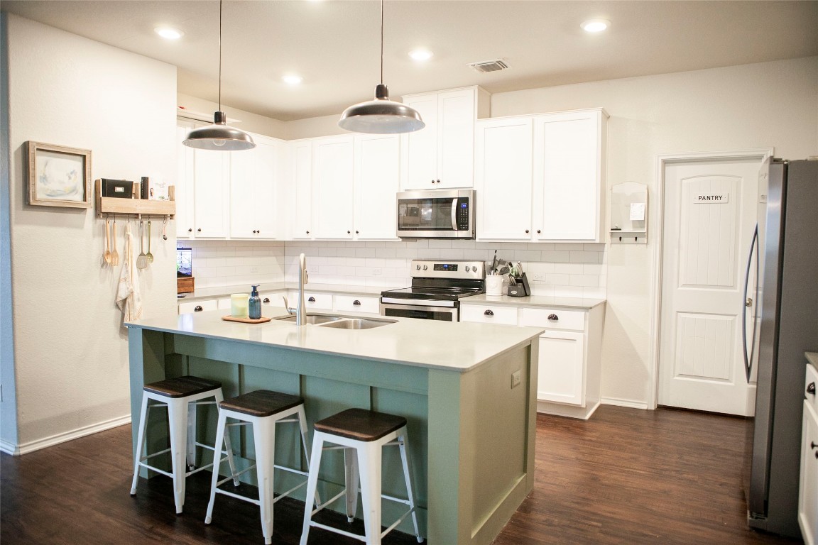 1012 Estes Park Park , Taylor, TX, 76574 | 4182434 | Realty Texas LLC