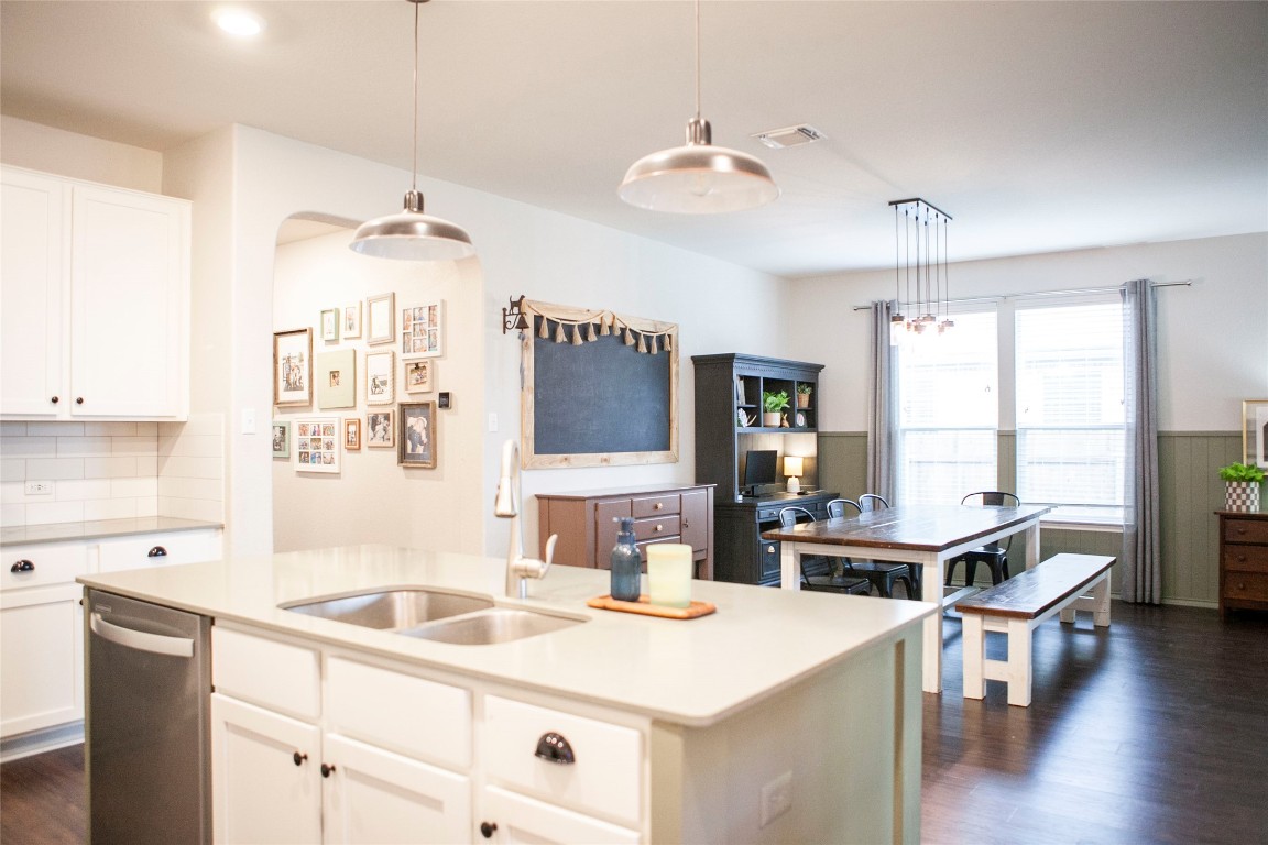 1012 Estes Park Park , Taylor, TX, 76574 | 4182434 | Realty Texas LLC