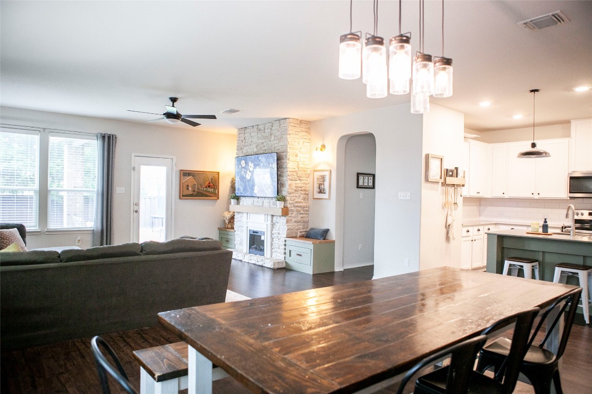 1012 Estes Park Park , Taylor, TX, 76574 | 4182434 | Realty Texas LLC