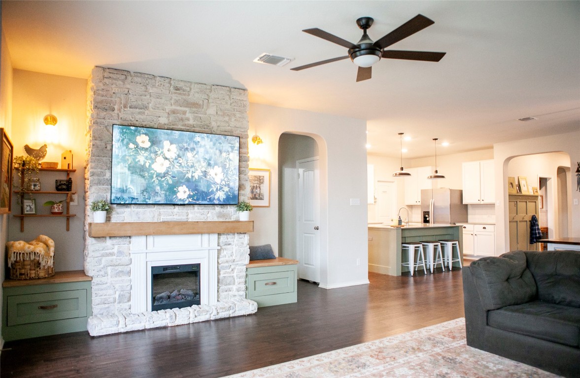 1012 Estes Park Park , Taylor, TX, 76574 | 4182434 | Realty Texas LLC
