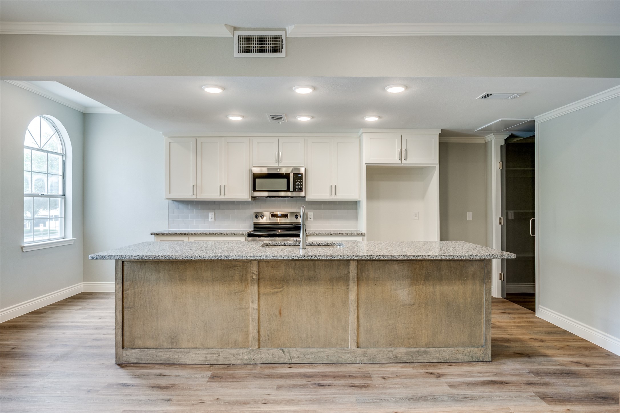 5325 Bent Tree Forest Drive 2222 , Dallas, TX, 75248 | 20913279 | Realty Texas LLC