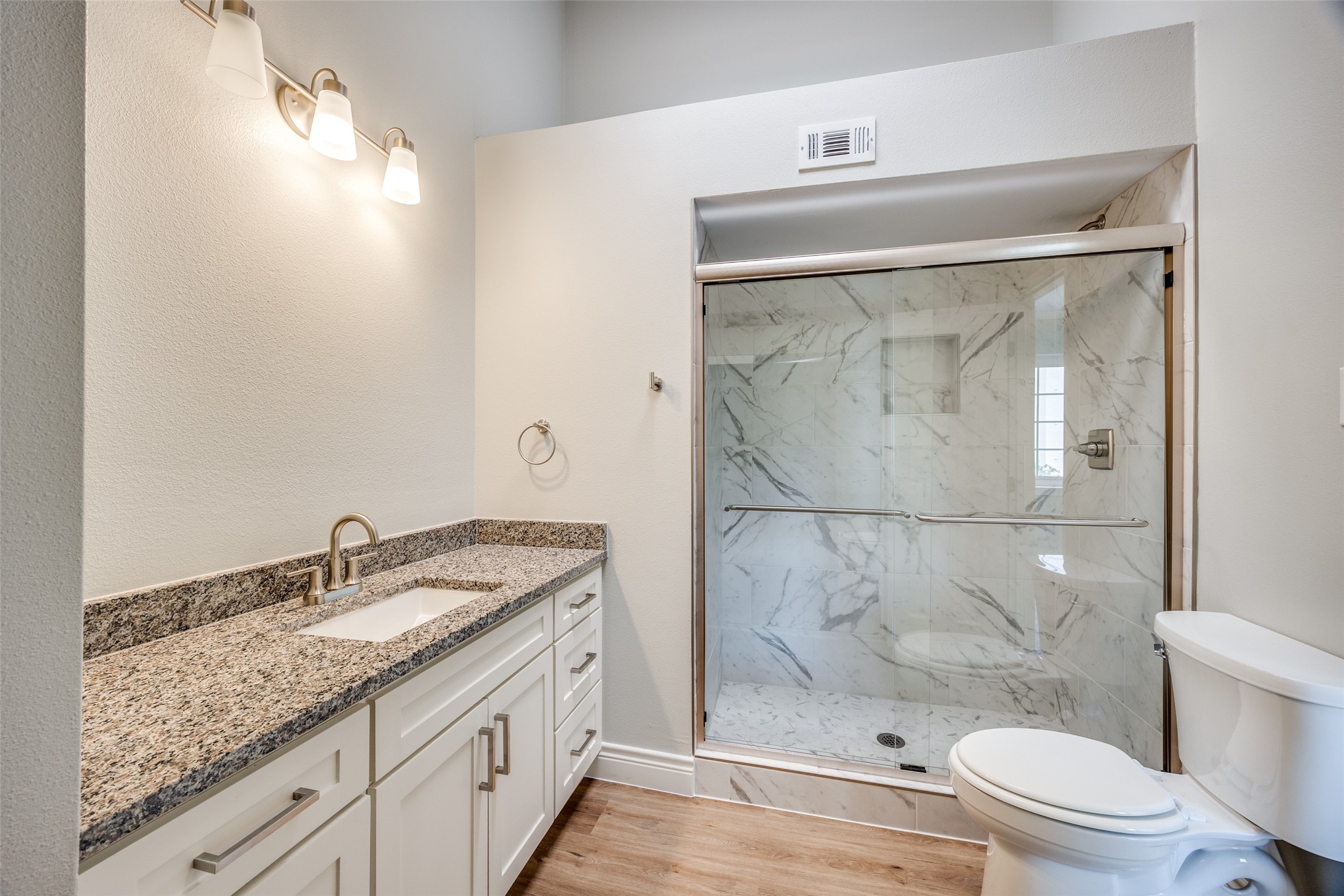 5325 Bent Tree Forest Drive 2222 , Dallas, TX, 75248 | 20913279 | Realty Texas LLC