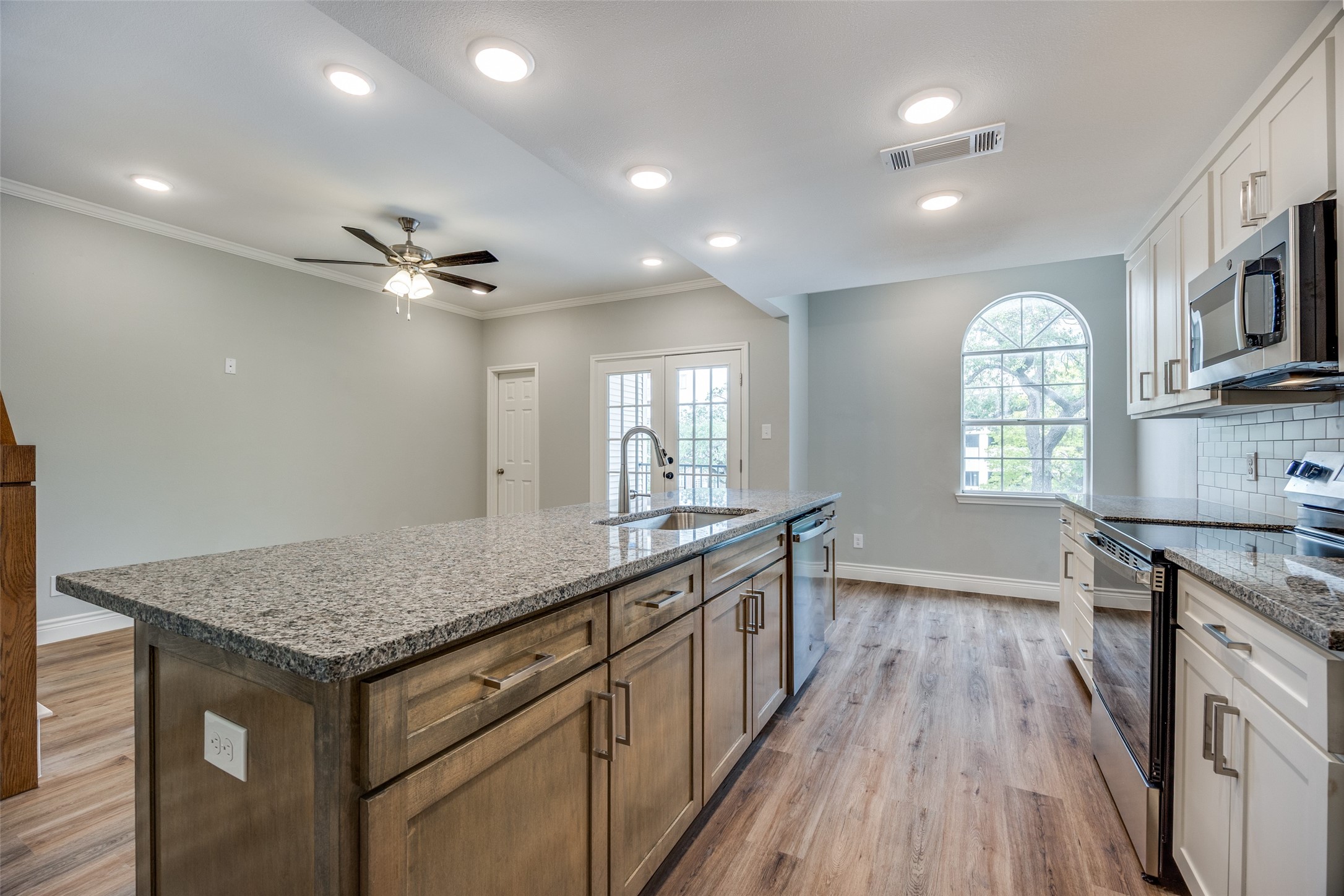 5325 Bent Tree Forest Drive 2222 , Dallas, TX, 75248 | 20913279 | Realty Texas LLC