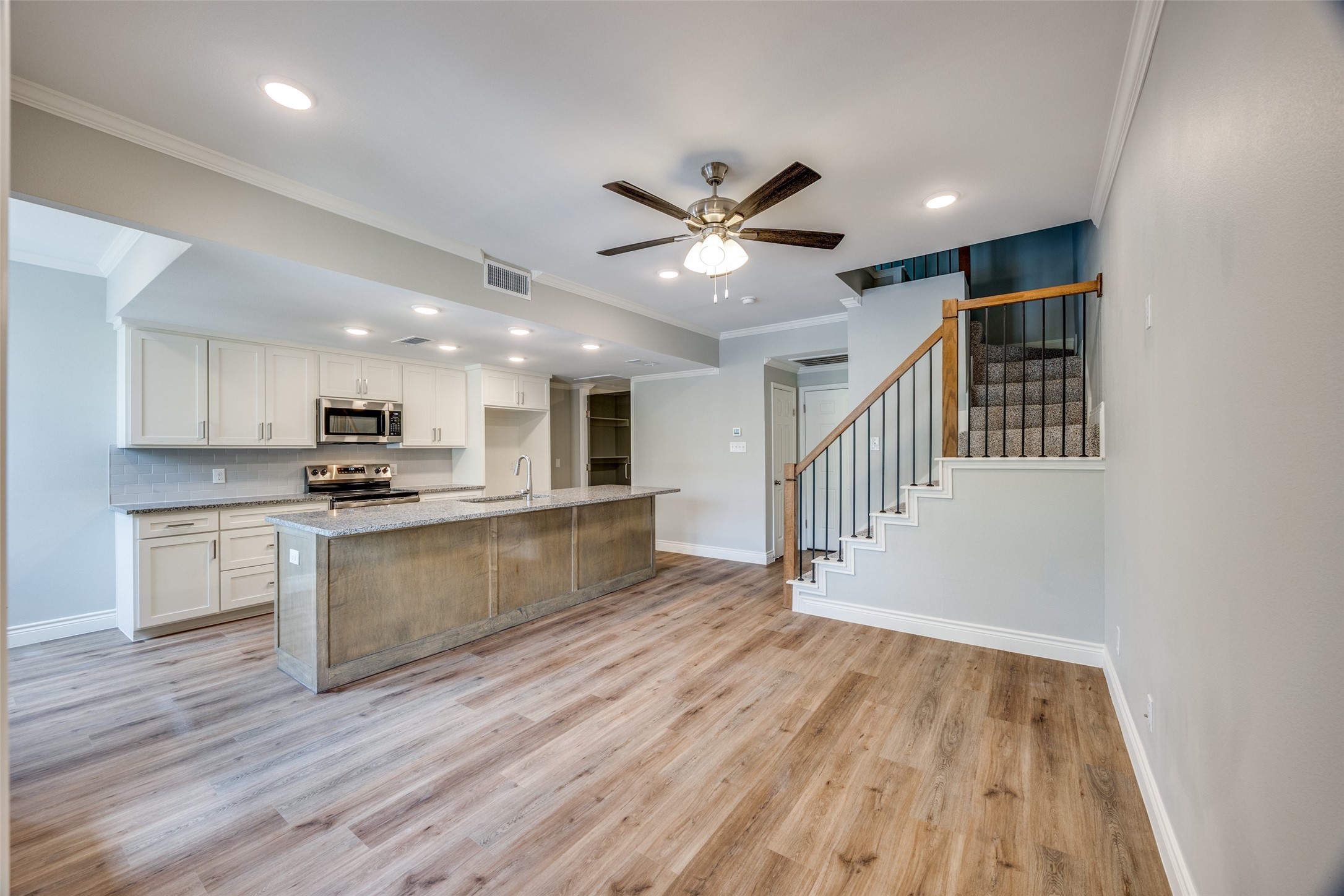 5325 Bent Tree Forest Drive 2222 , Dallas, TX, 75248 | 20913279 | Realty Texas LLC