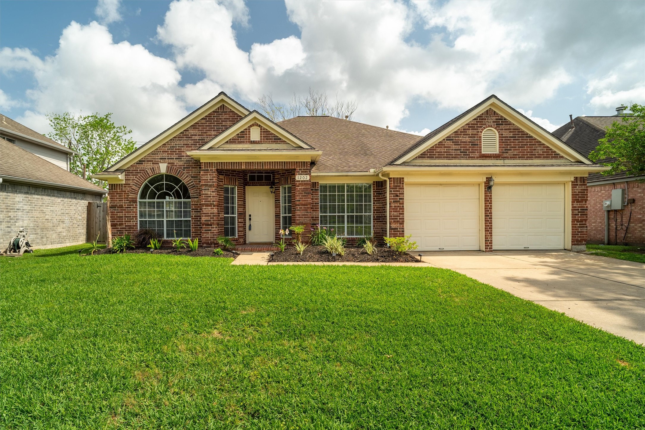 1202 Candlewood Drive , League City, TX, 77573 | 84464534 | Realty Texas LLC