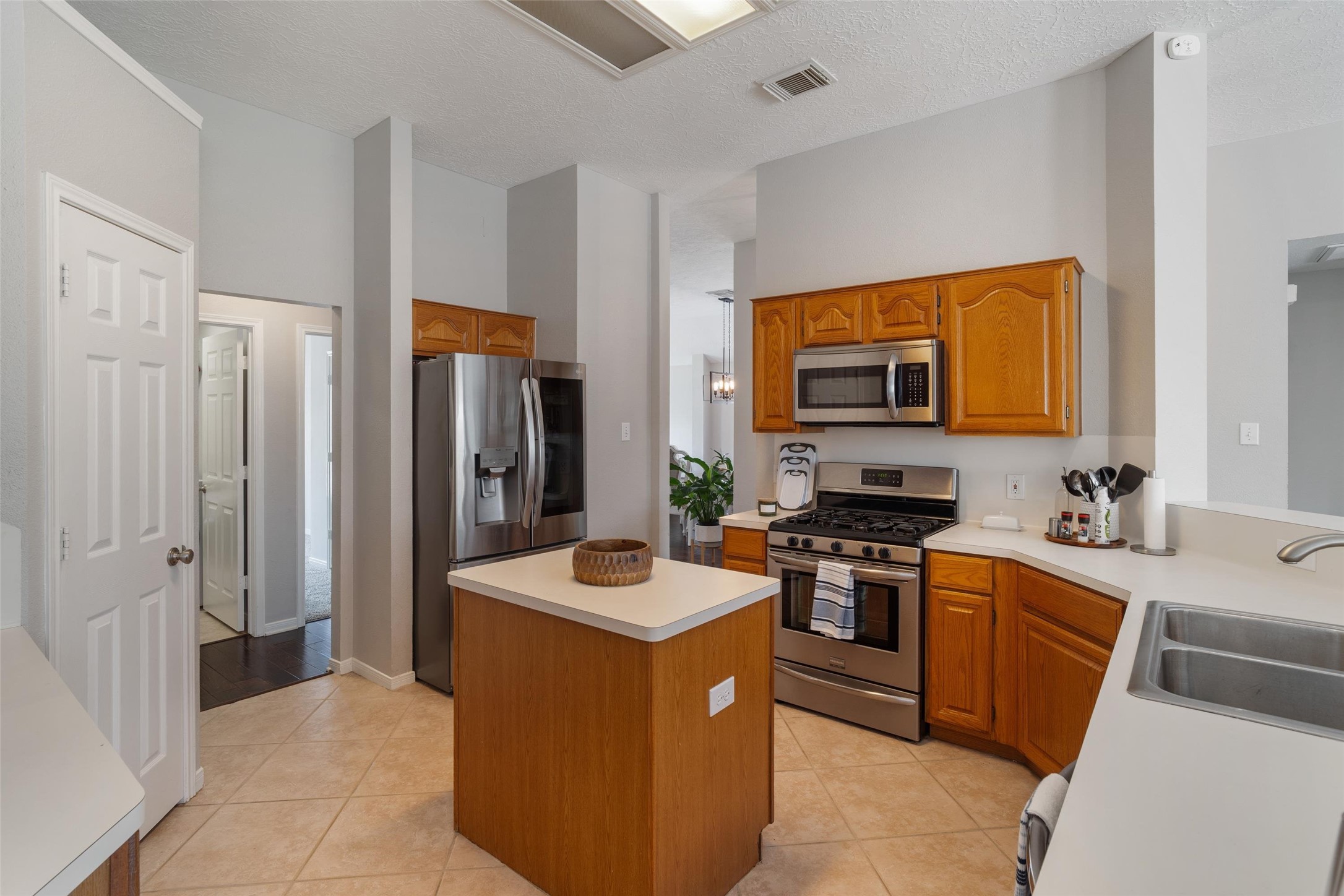 1202 Candlewood Drive , League City, TX, 77573 | 84464534 | Realty Texas LLC