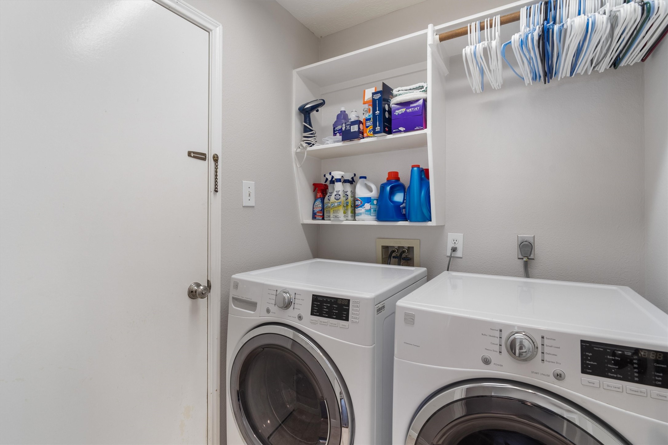 1202 Candlewood Drive , League City, TX, 77573 | 84464534 | Realty Texas LLC