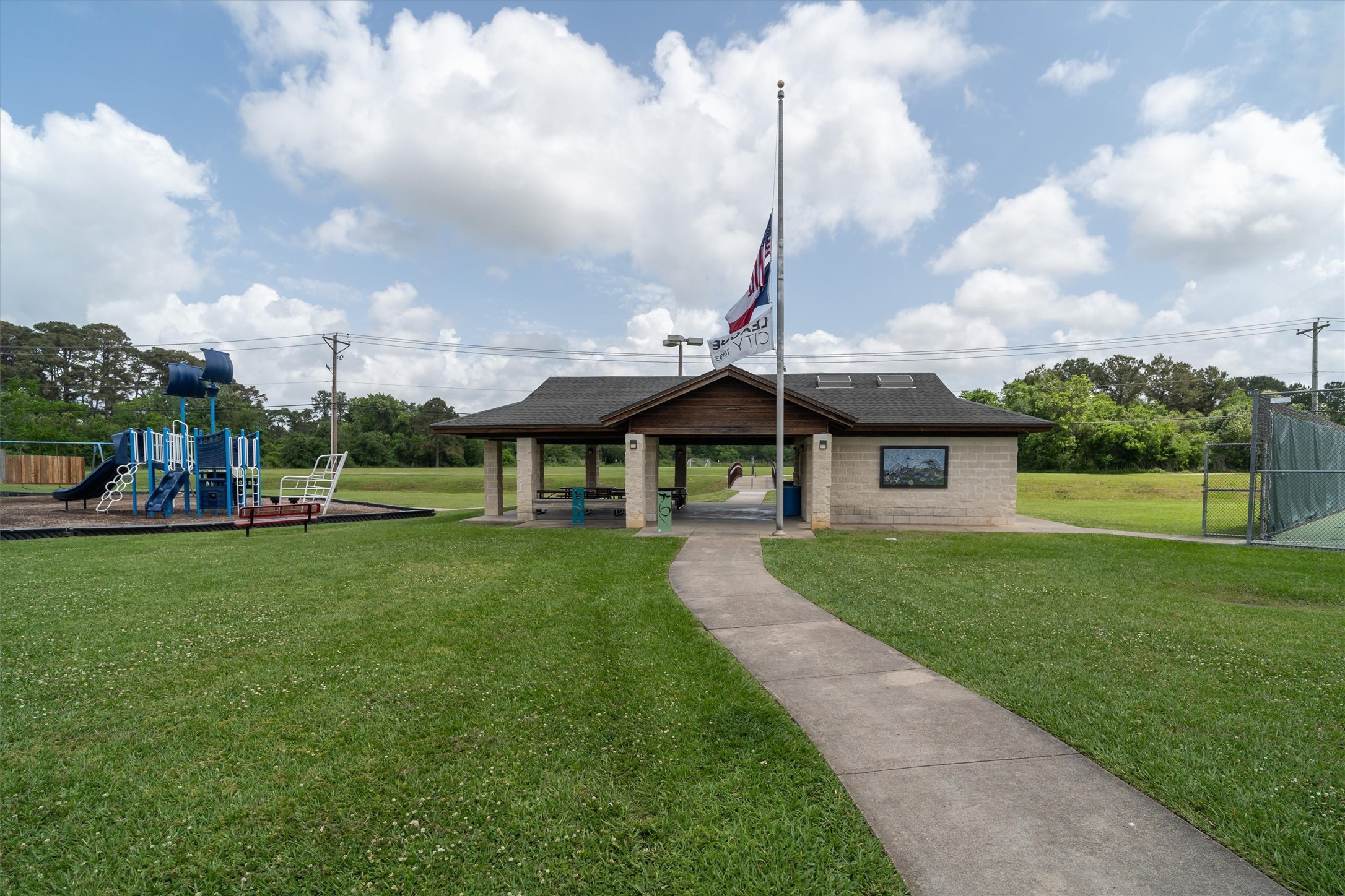 1202 Candlewood Drive , League City, TX, 77573 | 84464534 | Realty Texas LLC