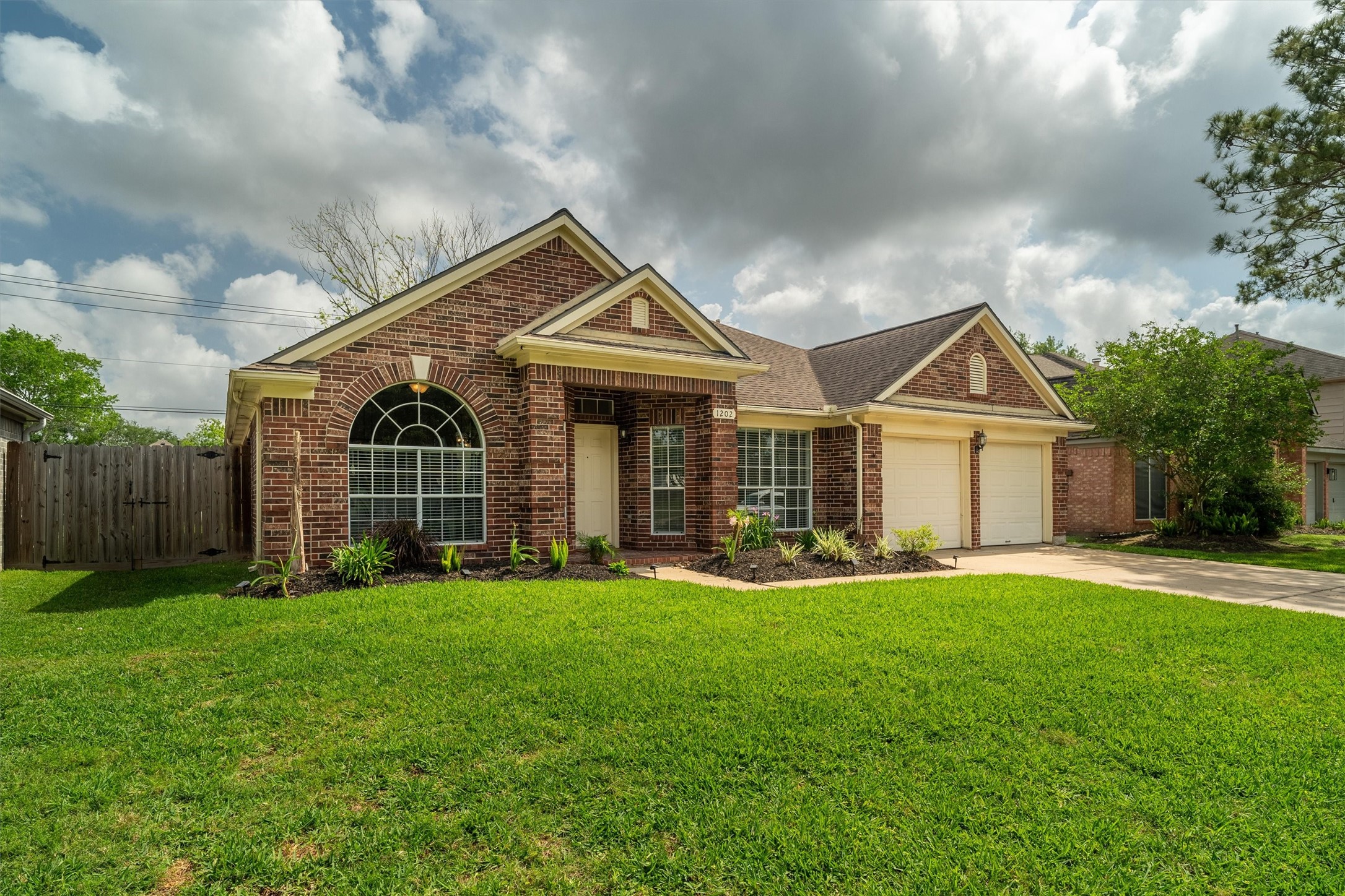 1202 Candlewood Drive , League City, TX, 77573 | 84464534 | Realty Texas LLC
