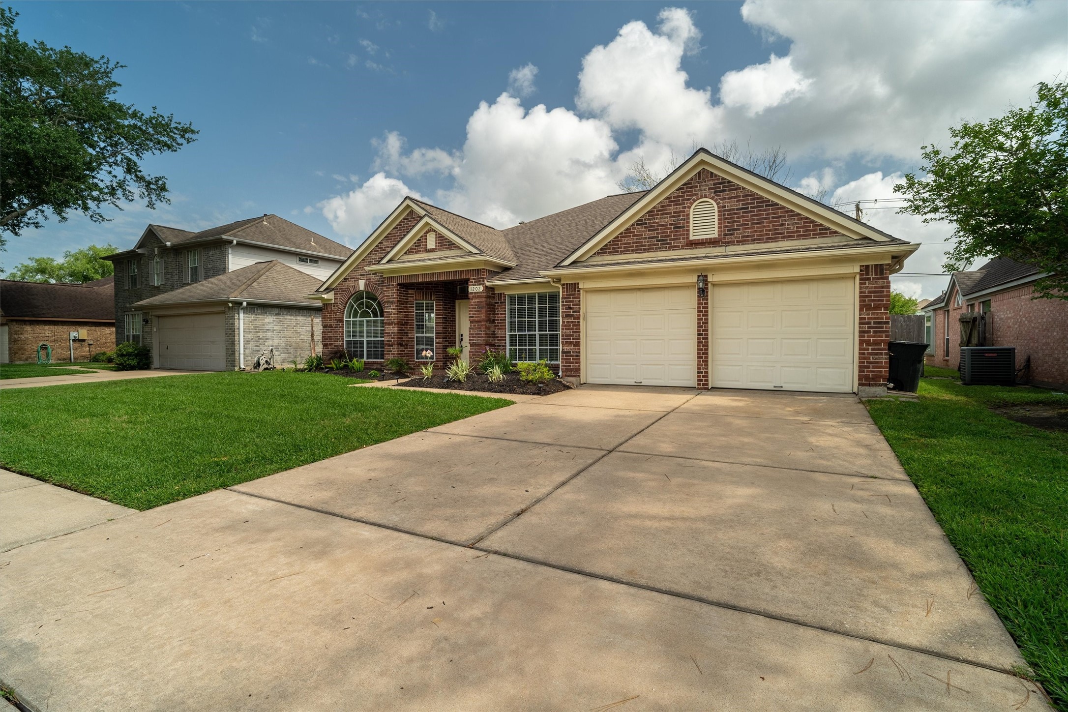 1202 Candlewood Drive , League City, TX, 77573 | 84464534 | Realty Texas LLC