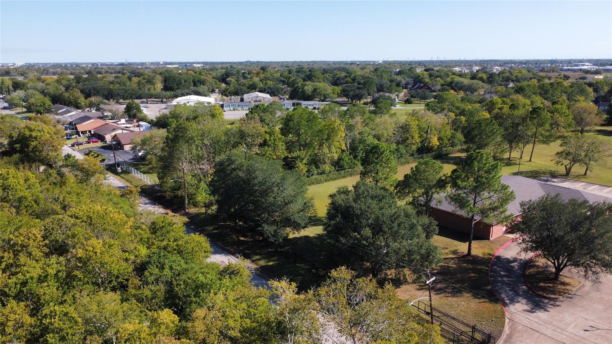 000 South Acres Drive , Houston, TX, 77048 | 60308395 | Realty Texas LLC