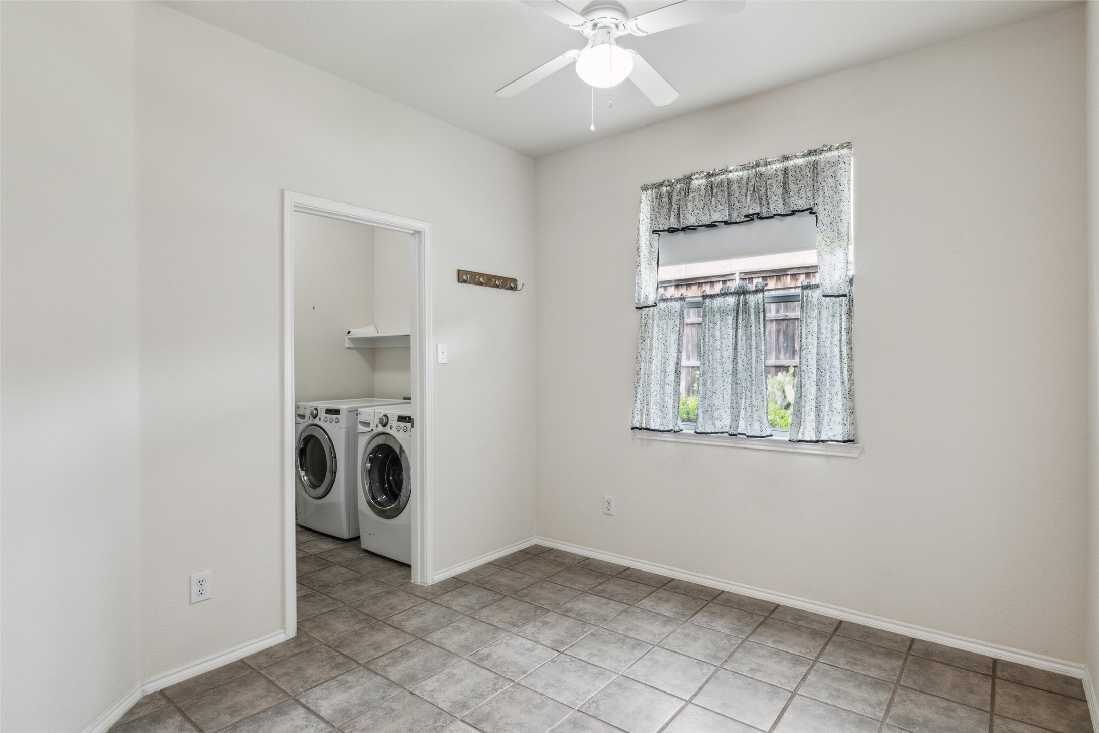 1709 Cliffrose Lane , Lewisville, TX, 75067 | 20911933 | Realty Texas LLC