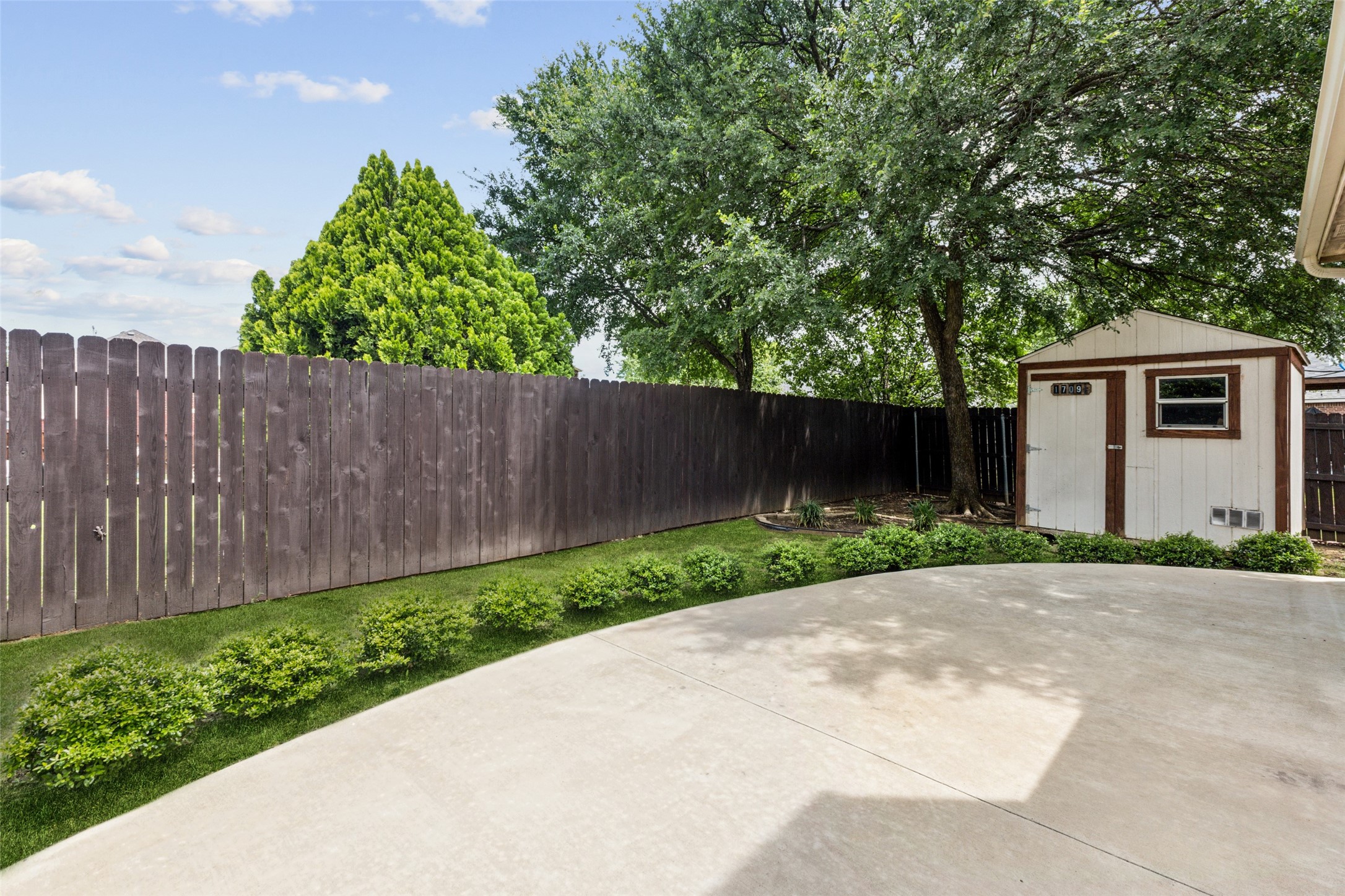 1709 Cliffrose Lane , Lewisville, TX, 75067 | 20911933 | Realty Texas LLC