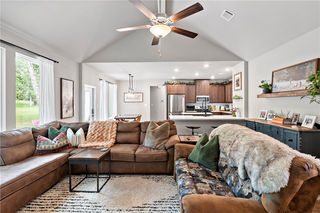 4212 County Road 310, Caldwell, TX, 77836 | 25005063 | Realty Texas LLC