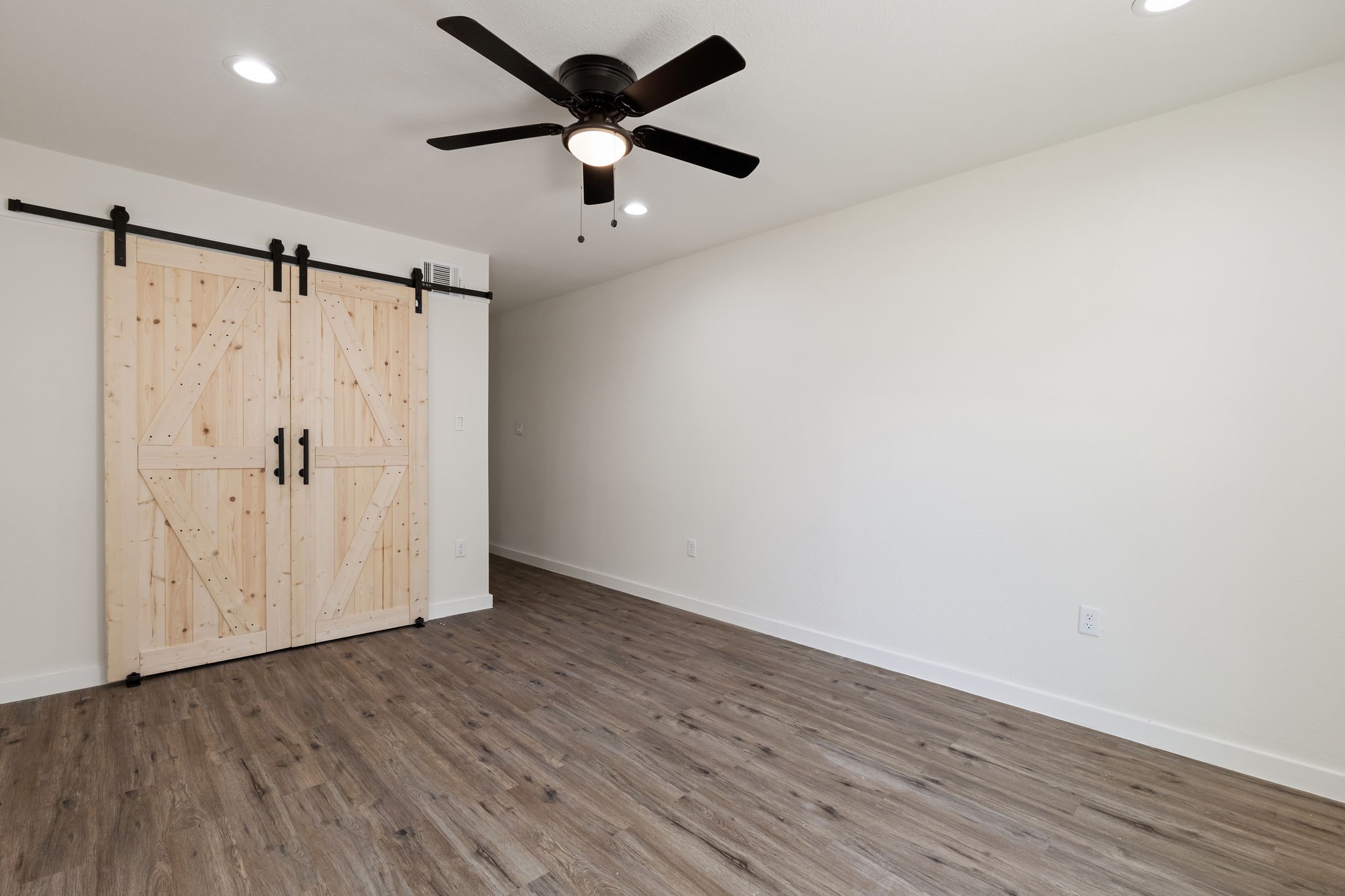 100 Harvey Avenue , Baytown, TX, 77520 | 78890452 | Realty Texas LLC