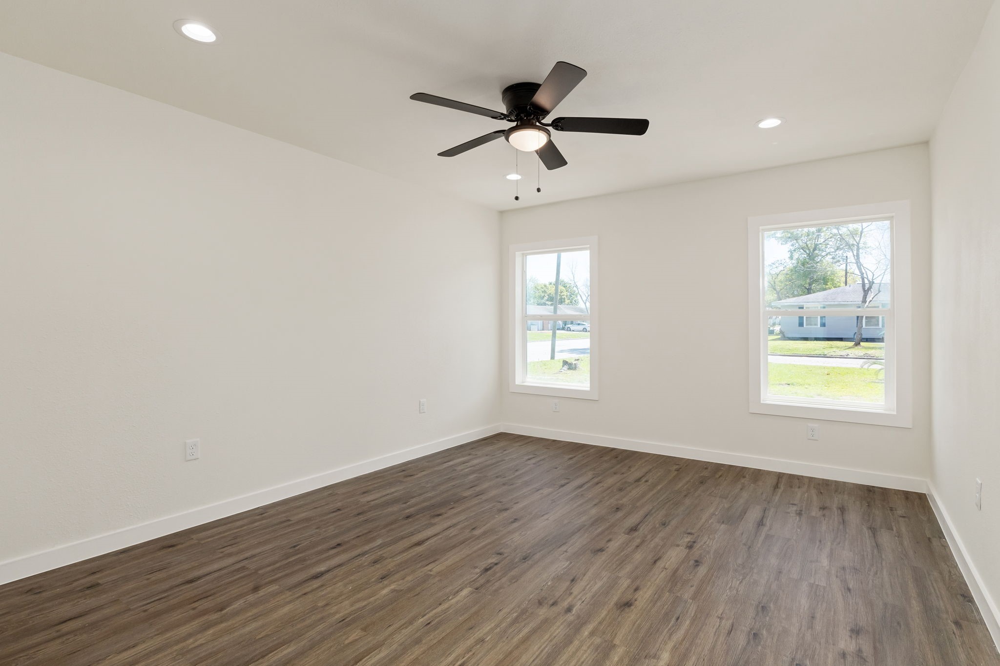 100 Harvey Avenue , Baytown, TX, 77520 | 78890452 | Realty Texas LLC