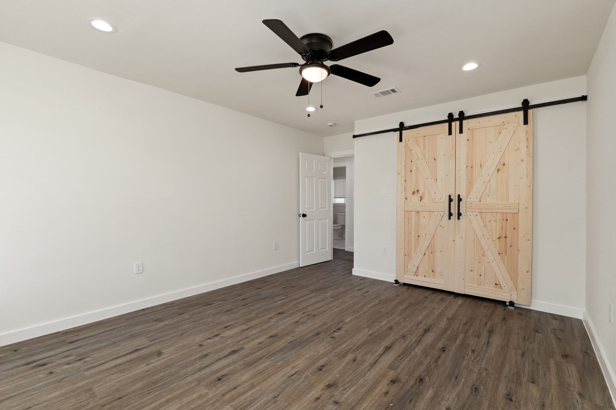 100 Harvey Avenue , Baytown, TX, 77520 | 78890452 | Realty Texas LLC