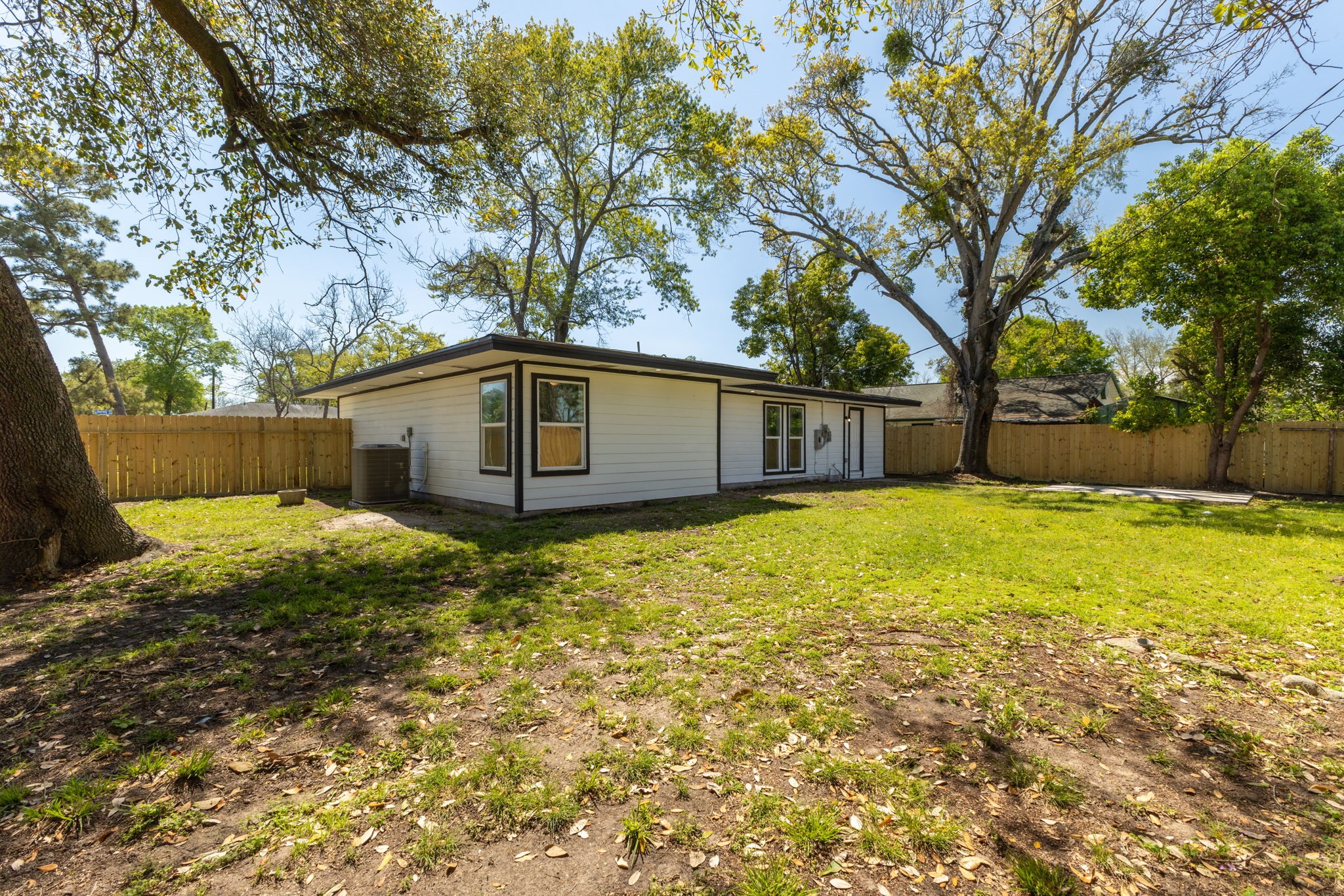 100 Harvey Avenue , Baytown, TX, 77520 | 78890452 | Realty Texas LLC