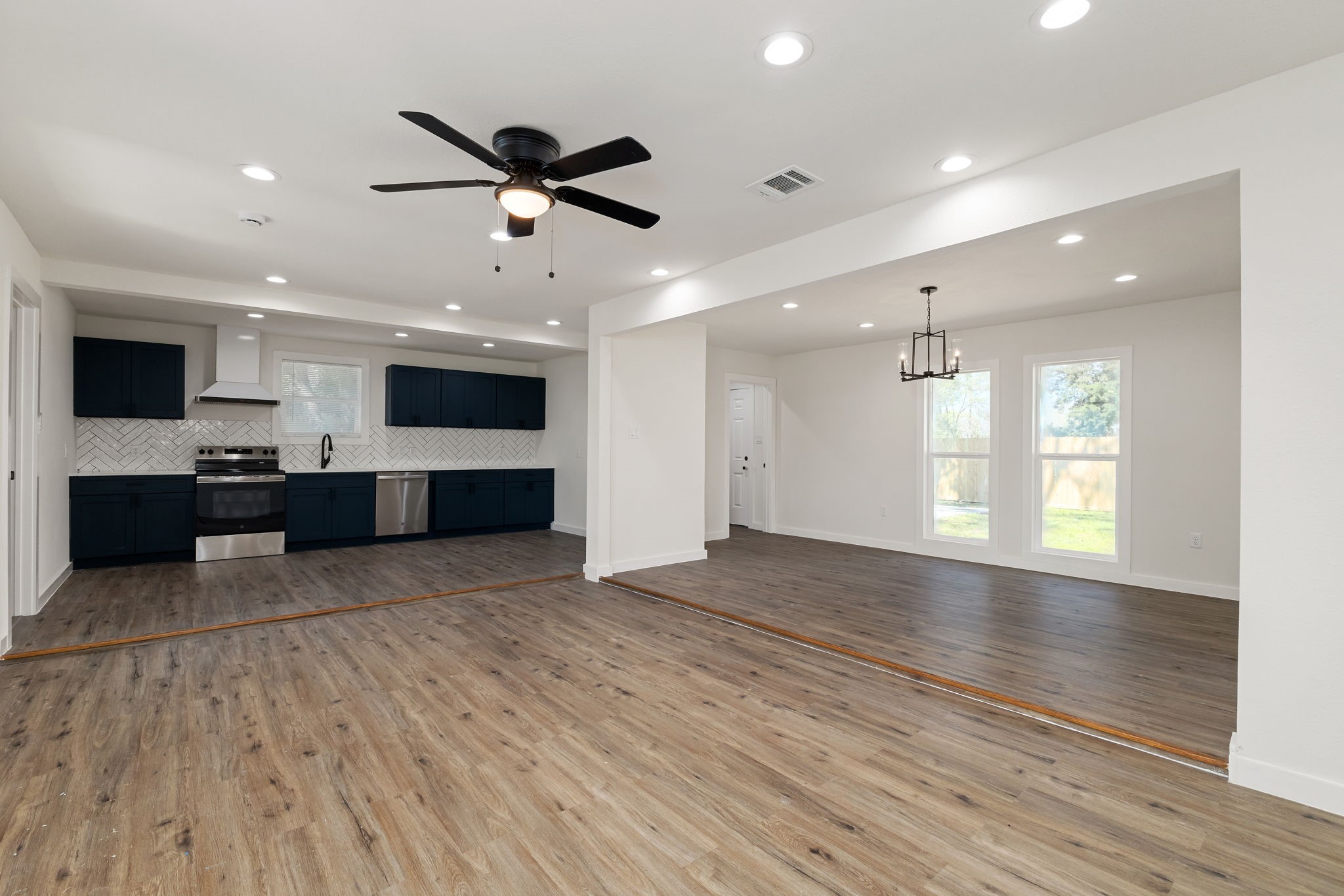 100 Harvey Avenue , Baytown, TX, 77520 | 78890452 | Realty Texas LLC