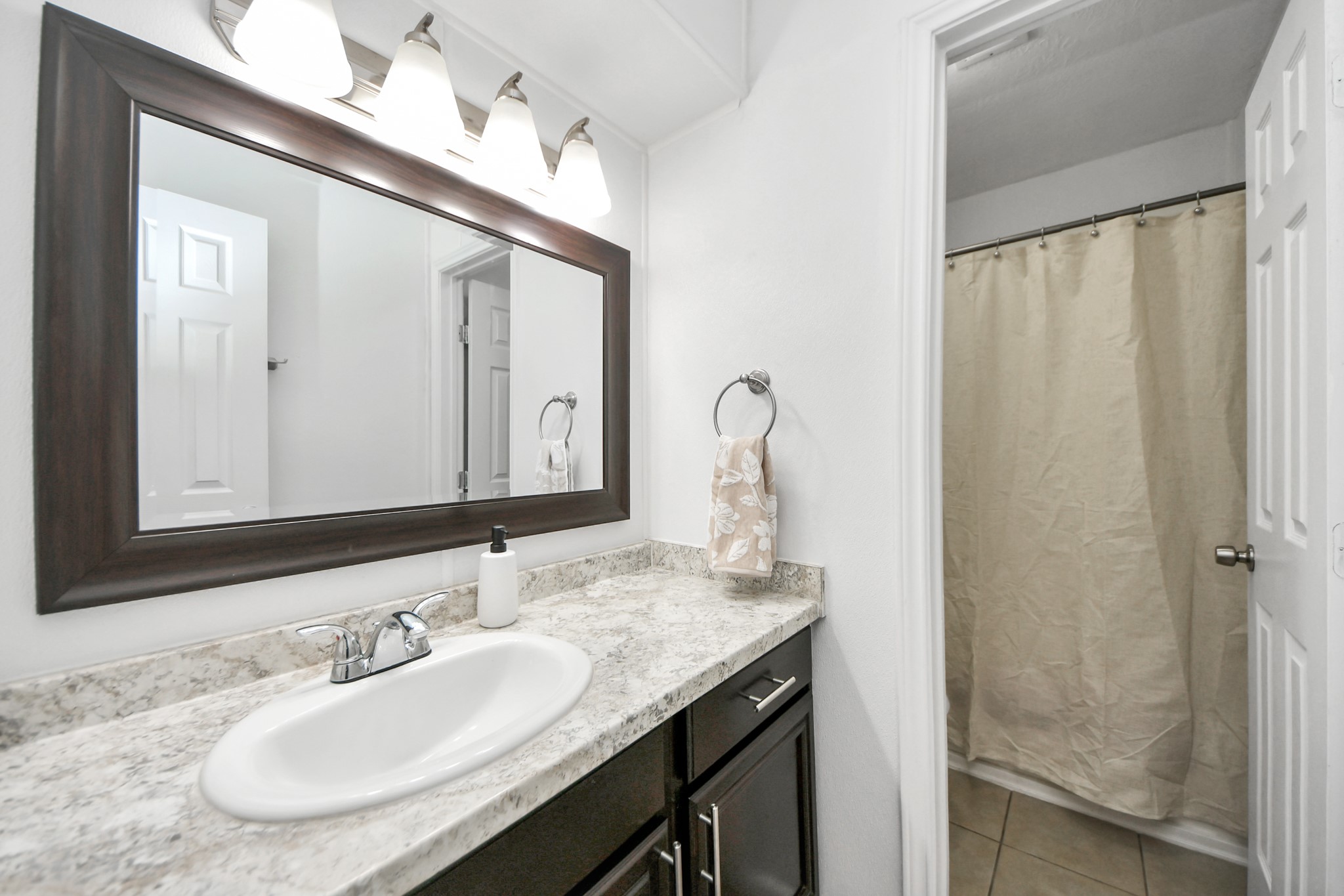 16926 Hummingbird , Conroe, TX, 77385 | 56073222 | Realty Texas LLC