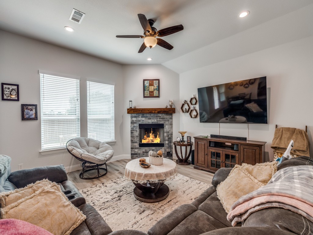 328 Bronco Drive , Pilot Point, TX, 76258 | 20918486 | Realty Texas LLC