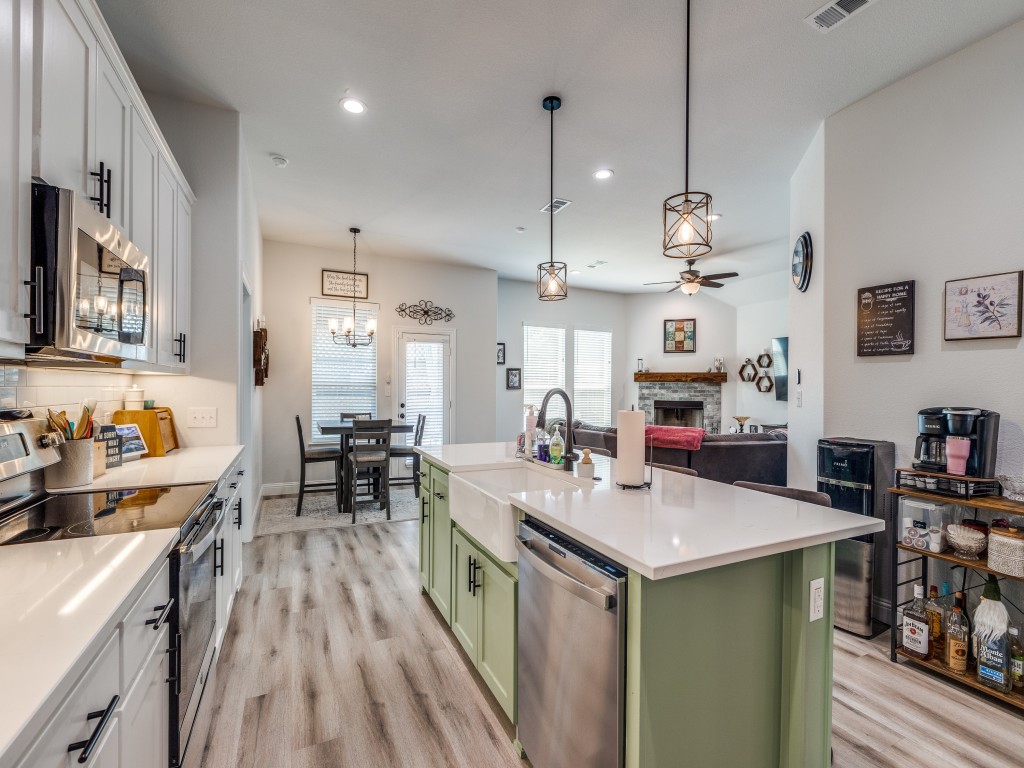 328 Bronco Drive , Pilot Point, TX, 76258 | 20918486 | Realty Texas LLC