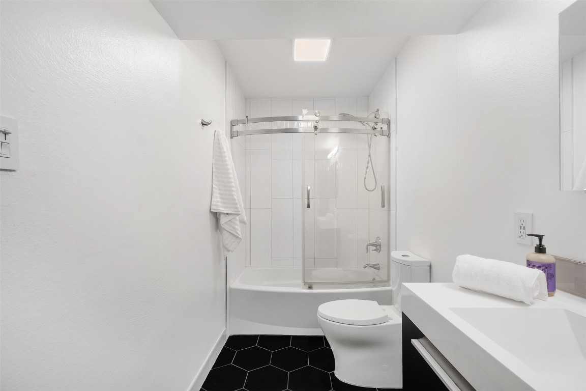 1601 Faro Drive 2003 , Austin, TX, 78741 | 6946909 | Realty Texas LLC